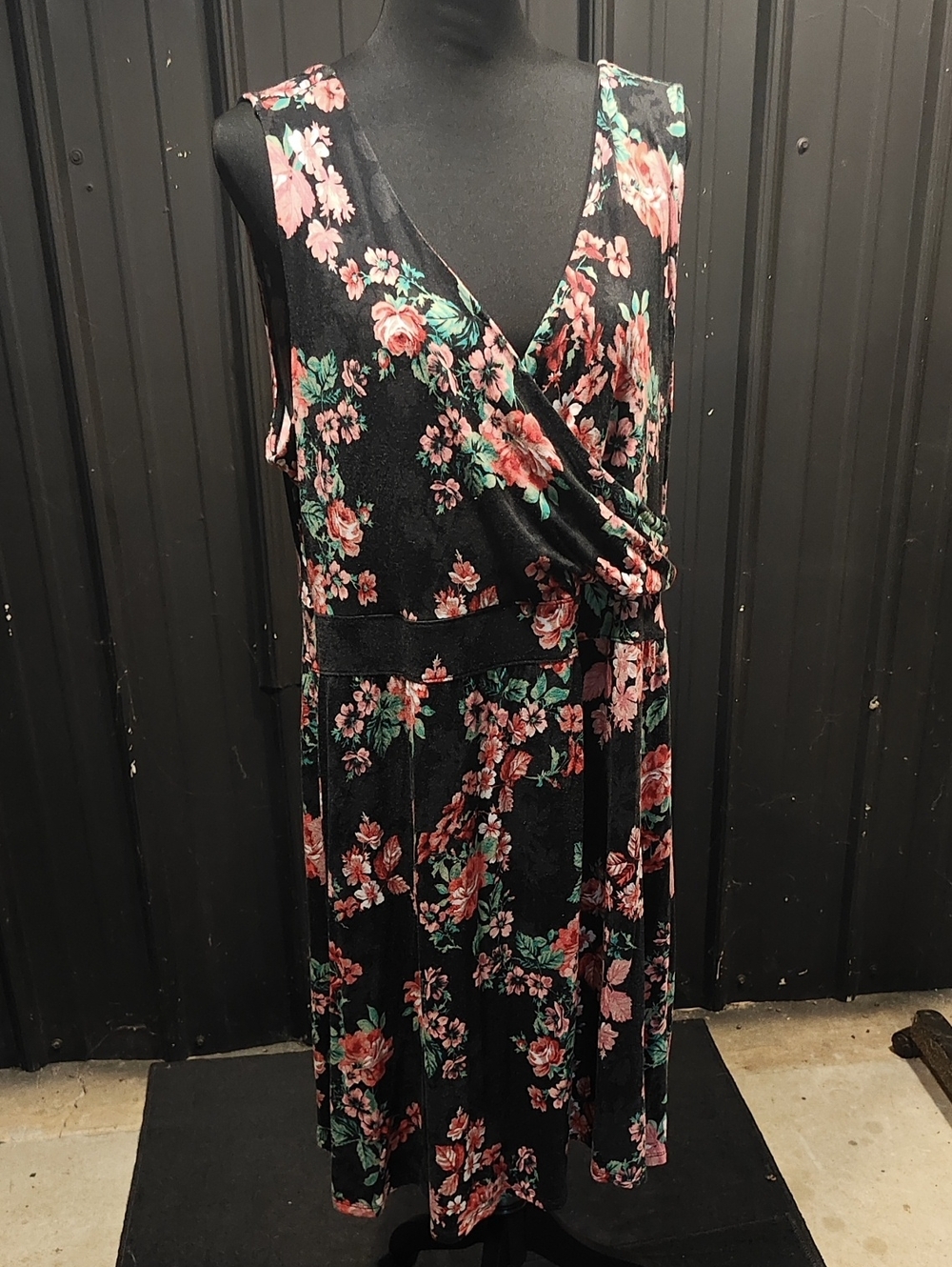 Sleeveless Black Midi Dress with Pink Rose Floral Print